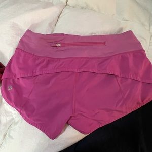 LULULEMON speed up short 2.5 inch size 2